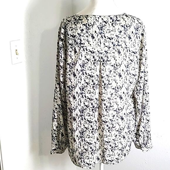 Cabi Longsleeve Blouse White, Black, Blue & Cream Print, Open V-neck, Size Large - Picture 8 of 10